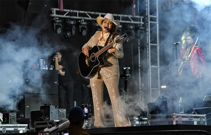 imagen recuadro Las presentaciones musicales siguen siendo uno de los puntos fuertes del Carnaval La Paz; en 2026 se integrarán artistas seleccionadas para el templete “Reinas del Cambio”. Foto: Facebook / Carnaval La Paz 2026