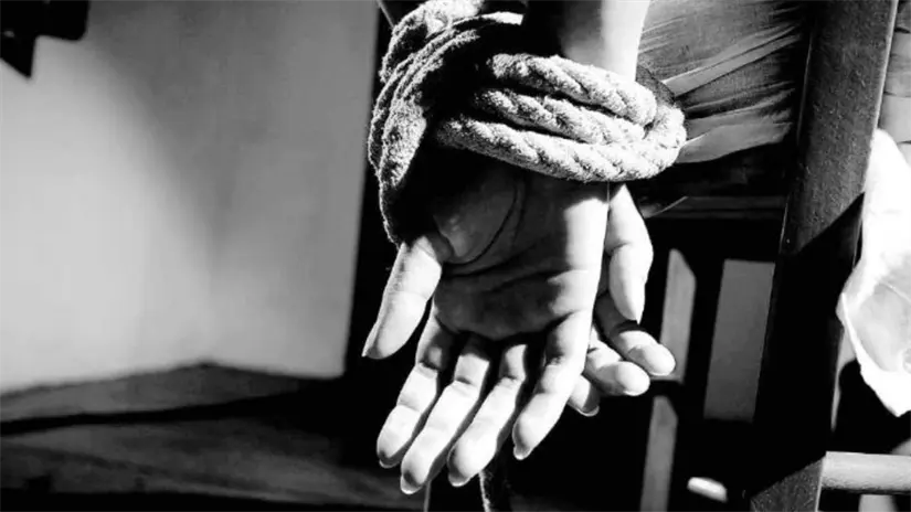 Persona secuestarda Freepik