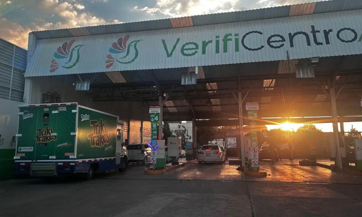 Los verificentros operan de lunes a viernes de 8:00 a 19:00 horas y los sábados de 8:00 a 15:00 horas. Foto: POSTA