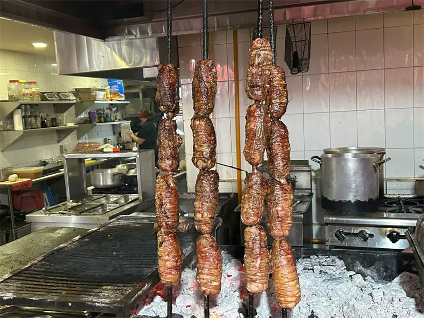 La crisis del cabrito y el aumento de costos afectan gravemente la gastronomía en Nuevo León, según CANIRAC. Foto: Diego Ovalle