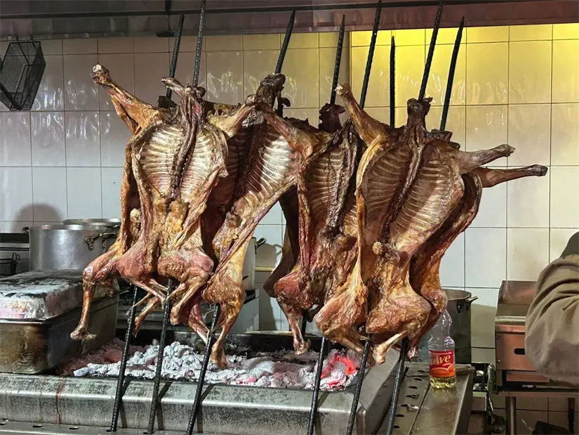 Representantes del sector restaurantero advierten sobre una inminente crisis que pone en peligro la oferta gastronómica de Nuevo León. Foto: Diego Ovalle