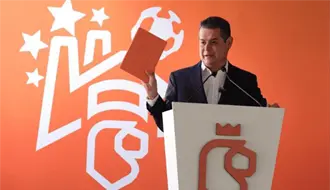 Nuevo León entrega iPads a 270 alumnos sobresalientes en secundaria