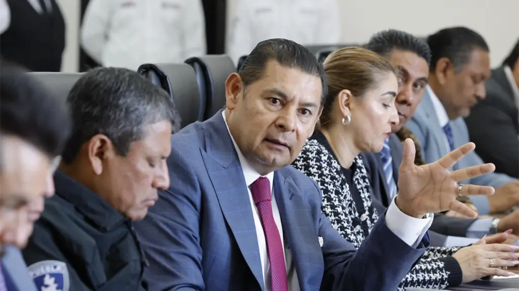 Alejandro Armenta cumple un a&ntilde;o como gobernador de Puebla; 365 d&iacute;as de claroscuros