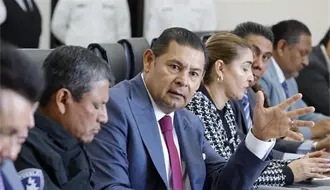 Alejandro Armenta cumple un año como gobernador de Puebla; 365 días de claroscuros