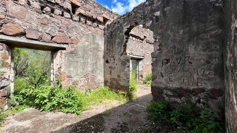 imagen recuadro Ruinas que se encuentran dentro del Área Natural Protegida Altas Cumbres | Foto: Daniel Espinoza