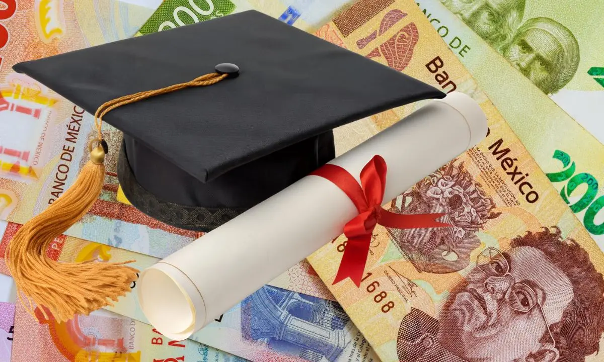 ¿Tienes 9.5 de promedio? La Beca Bienestar está dirigida a estudiantes regulares de nivel medio superior. Foto: Canva