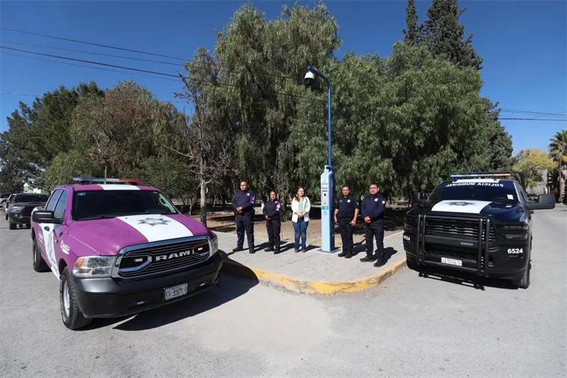 imagen recuadro Entrega de botones de pánico en Arteaga / Foto: Gobierno de Arteaga
