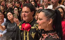 Pedrito Fernández le canta Las Mañanitas a la Virgen de Guadalupe en San Pedro