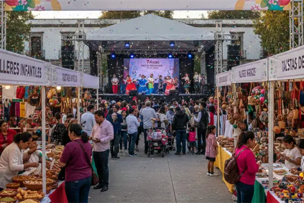 Fiesta Decembrina en Los Pinos 2025: música, comida tradicional y actividades gratis en CDMX Fiesta Decembrina en Los Pinos 2025: música, comida tradicional y actividades gratis en CDMX