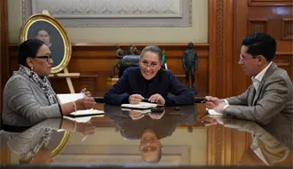 Claudia Sheinbaum sostiene llamada telefónica con el Papa León XIV y le reitera invitación a México