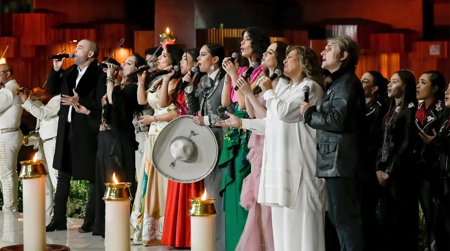 Azteca Uno transmitió nuevamente Las Mañanitas a la Virgen de Guadalupe 2025, una tradición que volvió a unir a millones de hogares con cantantes invitados. Fotos: Cortesía Azteca UNO.