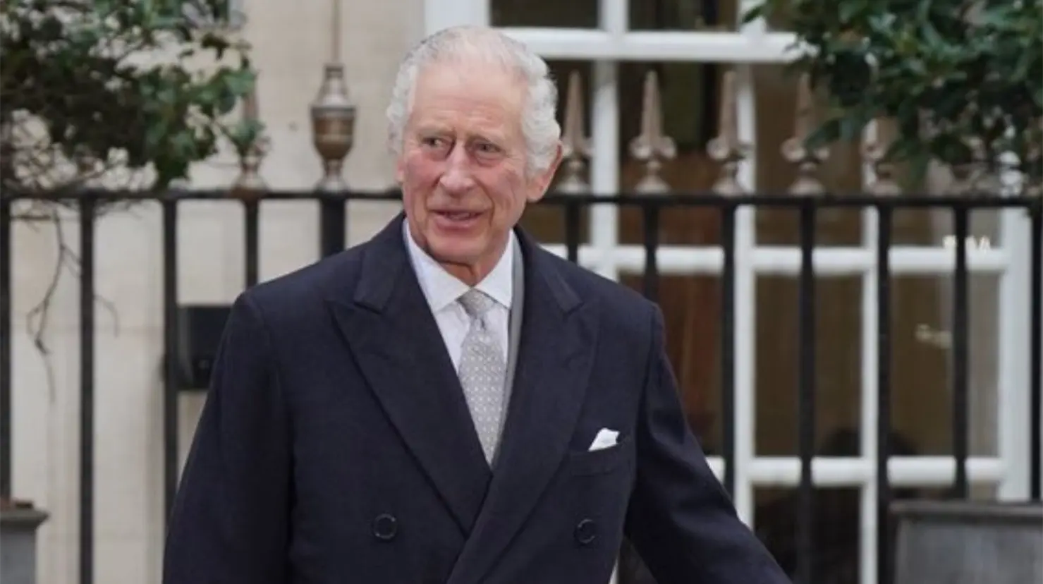 Rey Carlos III anuncia importante avance en su tratamiento contra el cáncer. Foto: X (@azucenau)