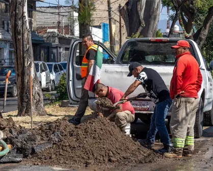 Vecinos de Tlalnepantla hartos: exigen renuncia de directivos por casi mil fugas sin reparar
