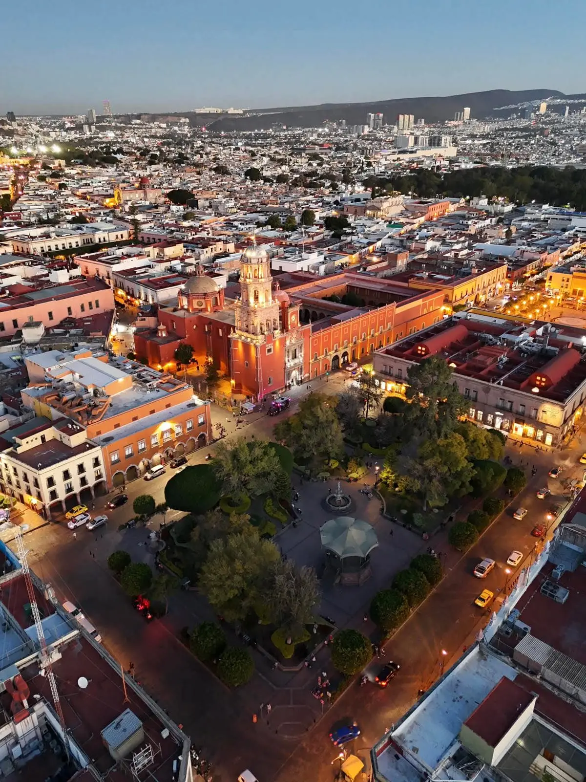 imagen recuadro Foto: X (@Omar_Castrejon)