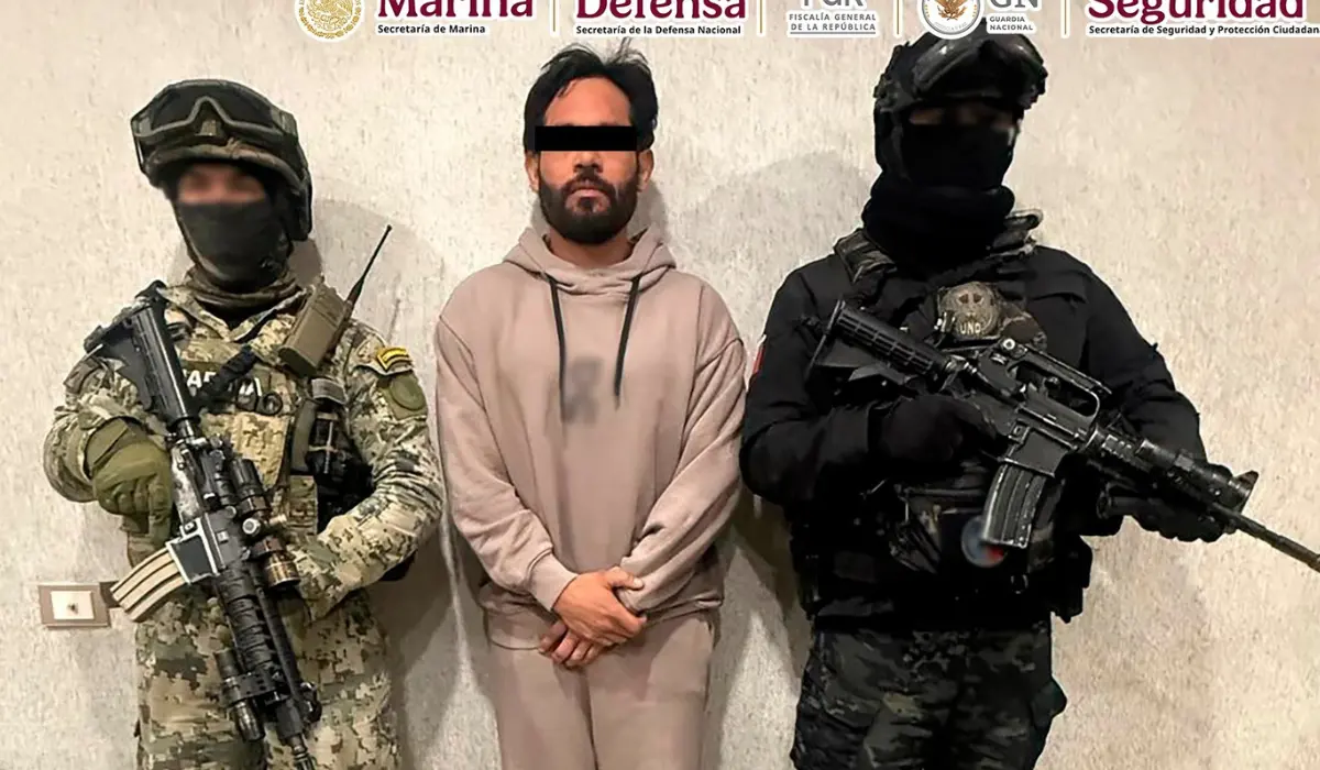 El Limones detenido junto a elementos se seguridad federales. Foto: Secretaría de Seguridad y Protección Ciudadana