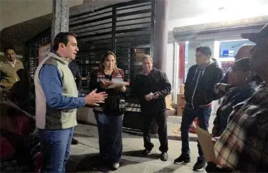 Jesús Nava logra apoyo de empresarios para afectados por incendio en la colonia Zimix