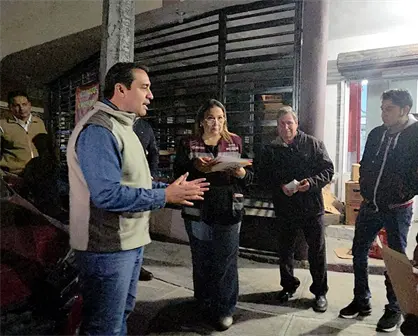 Jesús Nava logra apoyo de empresarios para afectados por incendio en la colonia Zimix