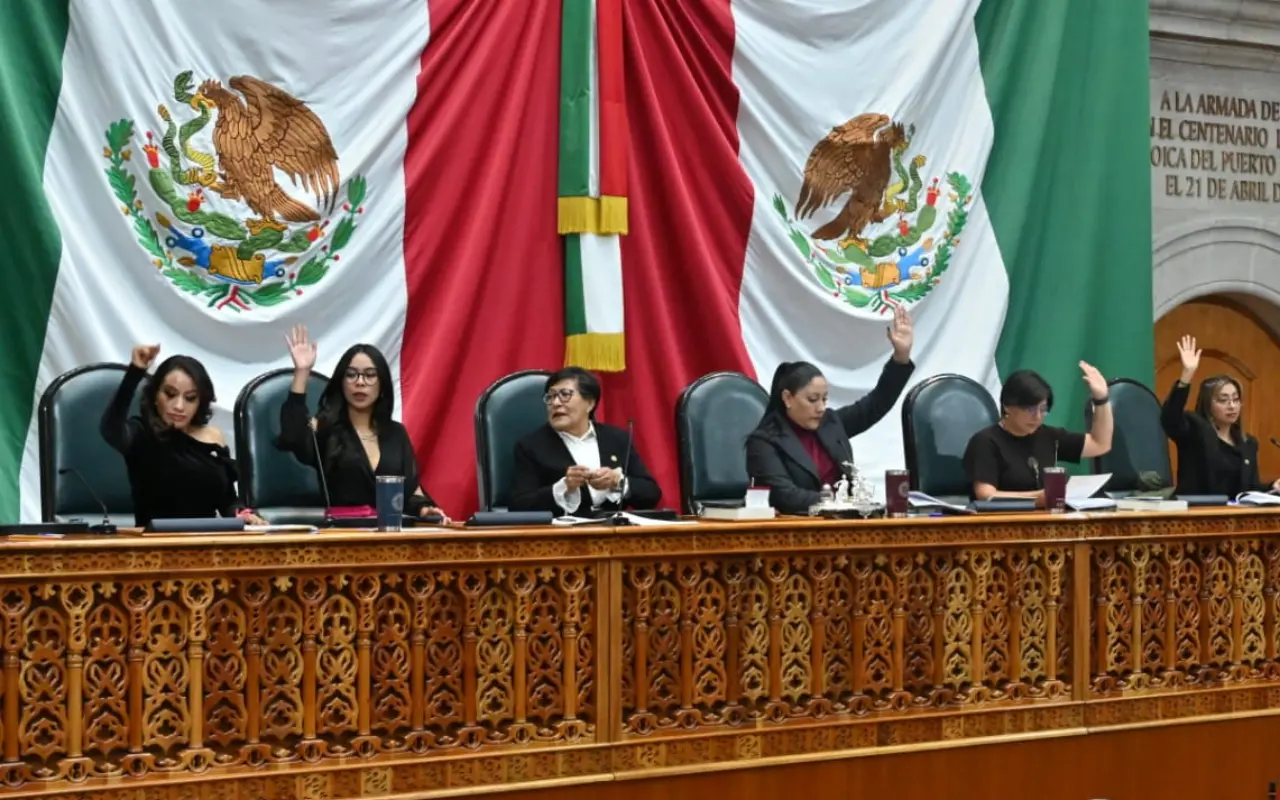 El Congreso del Estado de México aprobó la reforma para crear el Juzgado LIBRE. Foto: X/ @CongresoEdomex (Canva)