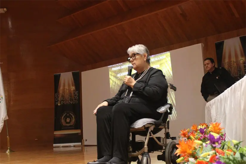 imagen recuadro María de Lourdes Anguiano Acuña, habló sobre la importancia de reforzar las estructuras institucionales a favor de los niños, niñas y adolescentes. Foto: CEDH en BCS