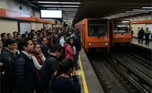Tragedia en el Metro CDMX: persona se arroja a las vías y paraliza el servicio en Tacuba Tragedia en el Metro CDMX: persona se arroja a las vías y paraliza el servicio en Tacuba