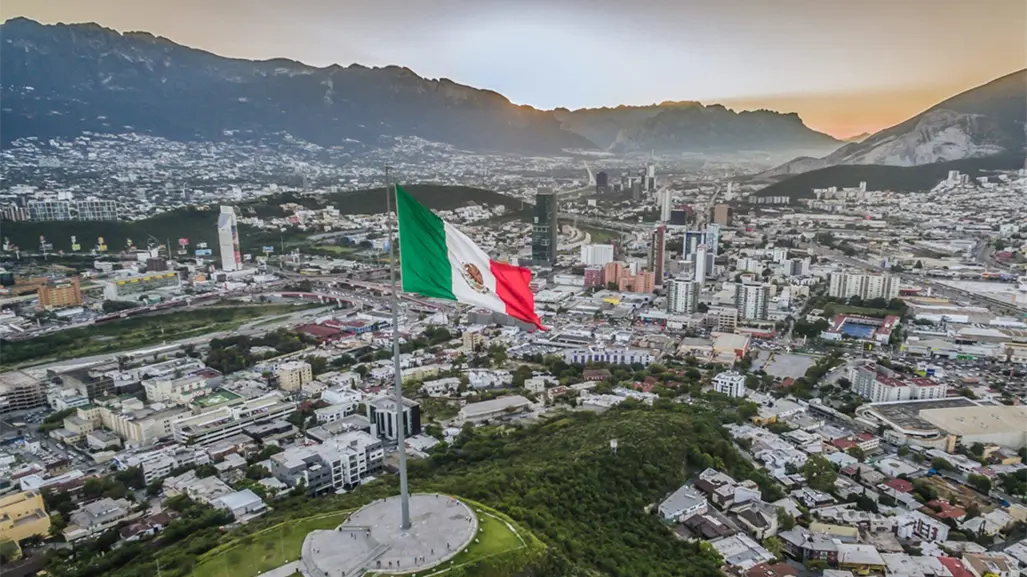 Asta Bandera del Obispado: los 3 mejores ángulos del mirador para tomar fotos en 2026
