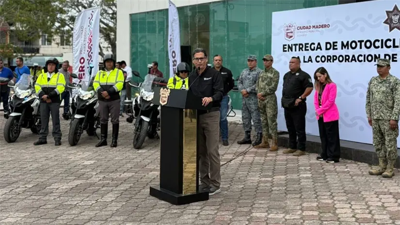 Agentes de tránsitos reciben nuevo equipo de trabajo por parte del alcalde de Ciudad Madero | Foto: Axel Hassel