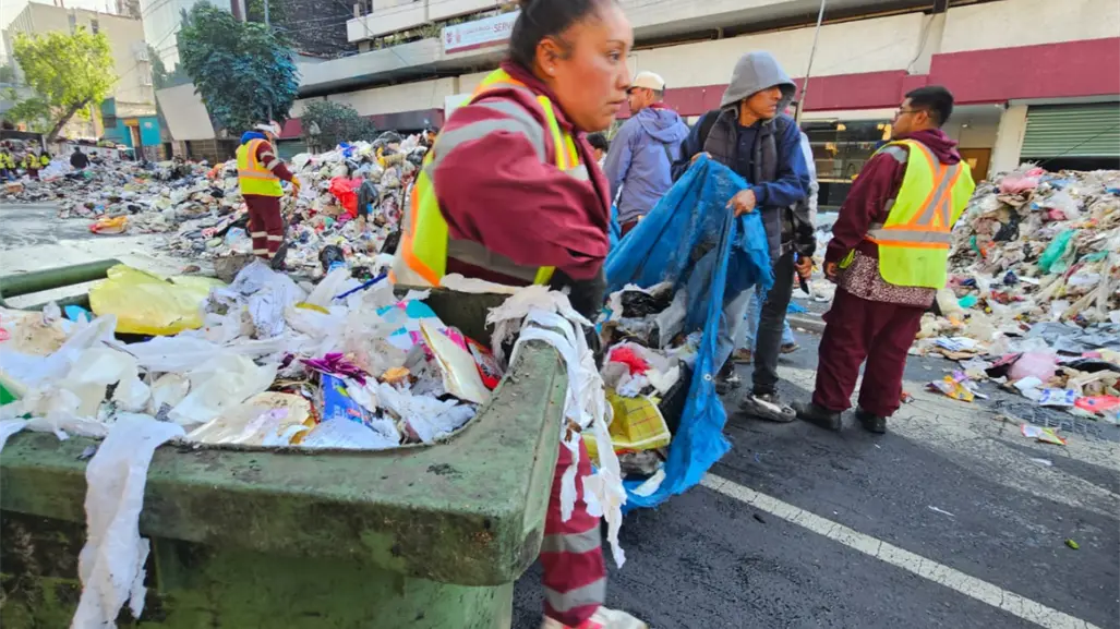 Concluyen labores del retiro de basura tras la protesta de trabajadores limpia en Fray Servando