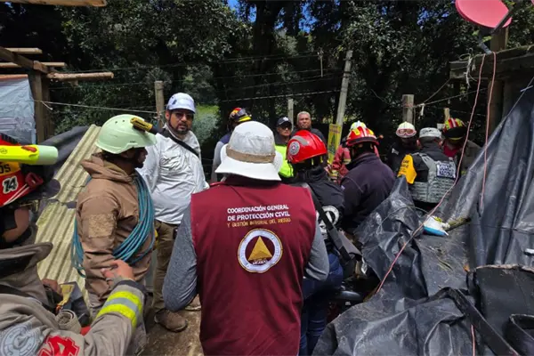 Reubican a familias en zona de riesgo tras muerte de papá e hija en Amecameca Reubican a familias en zona de riesgo tras muerte de papá e hija en Amecameca
