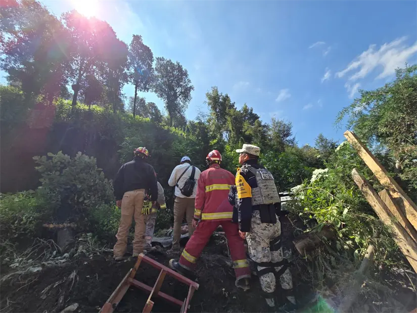 imagen recuadro Autoridades de Protección Civil de Amecameca vigilan la zona para reportar factores de riesgo. Foto: Especial