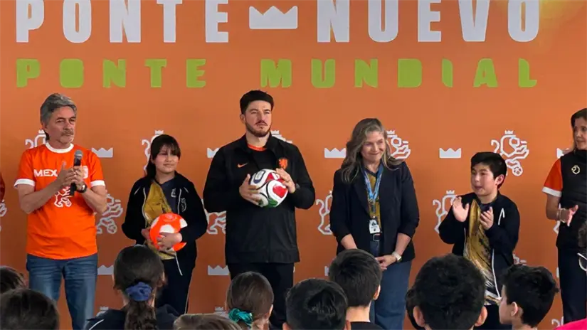 imagen recuadro Samuel García encabezó la ceremonia de inauguración de esta cancha/Foto: Rosy Sandoval