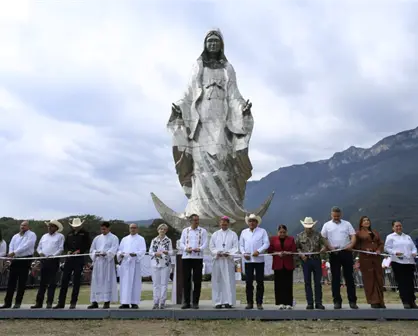 Virgen de la Misericordia es estregada por Américo y María de Villarreal en El Chorrito en Tamaulipas