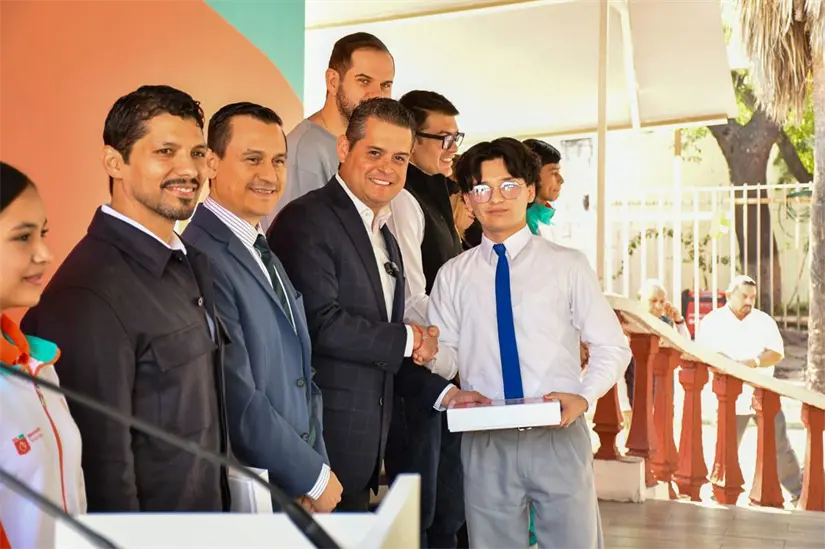 Programa “Dale Click y Ponte Nuevo”. Foto: Instituto Constructor de Infraestructura Educativa y Deportiva 