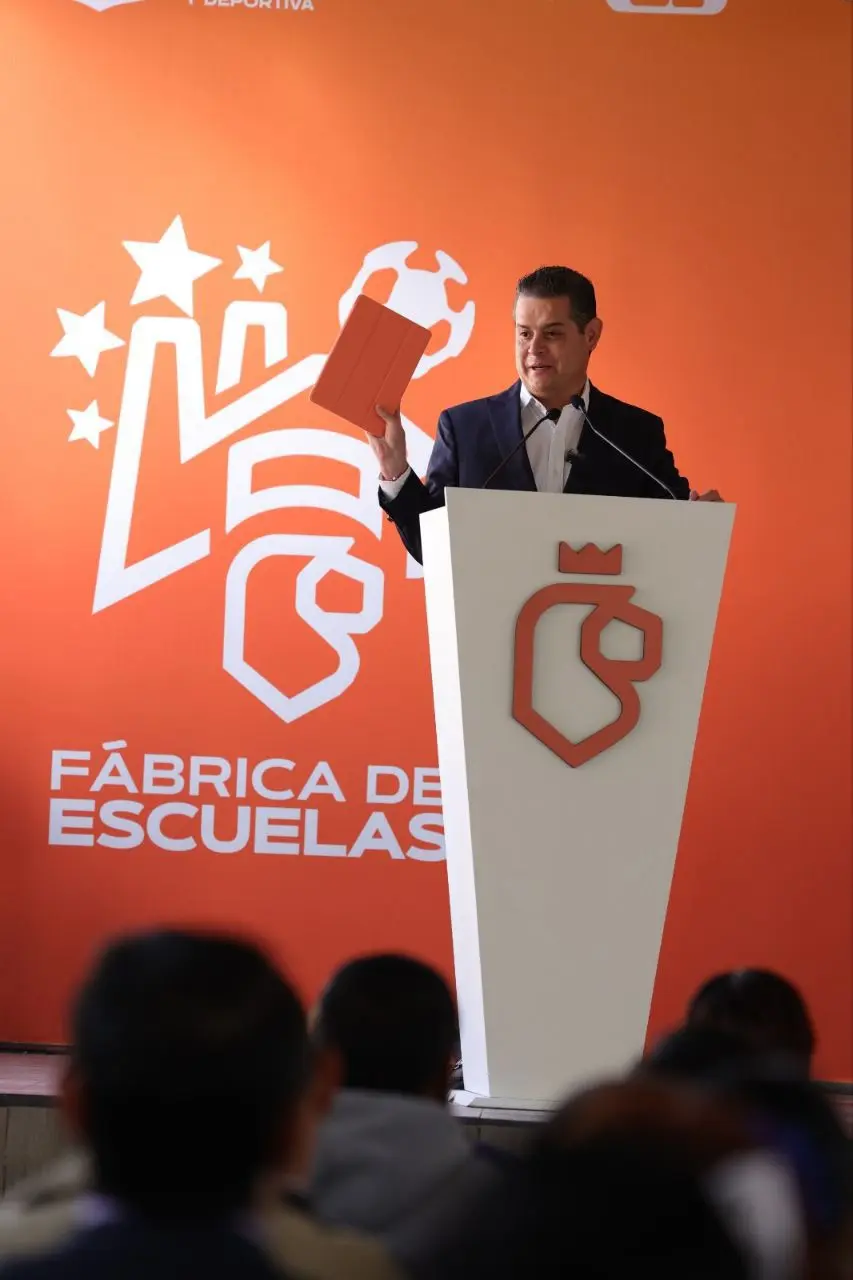 Programa “Dale Click y Ponte Nuevo”. Foto: Instituto Constructor de Infraestructura Educativa y Deportiva 