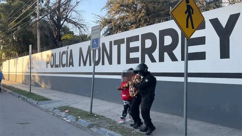 imagen recuadro El adulto mayor fue localizado en buen estado de salud y entregado a sus seres queridos. Foto: Policía de Monterrey.