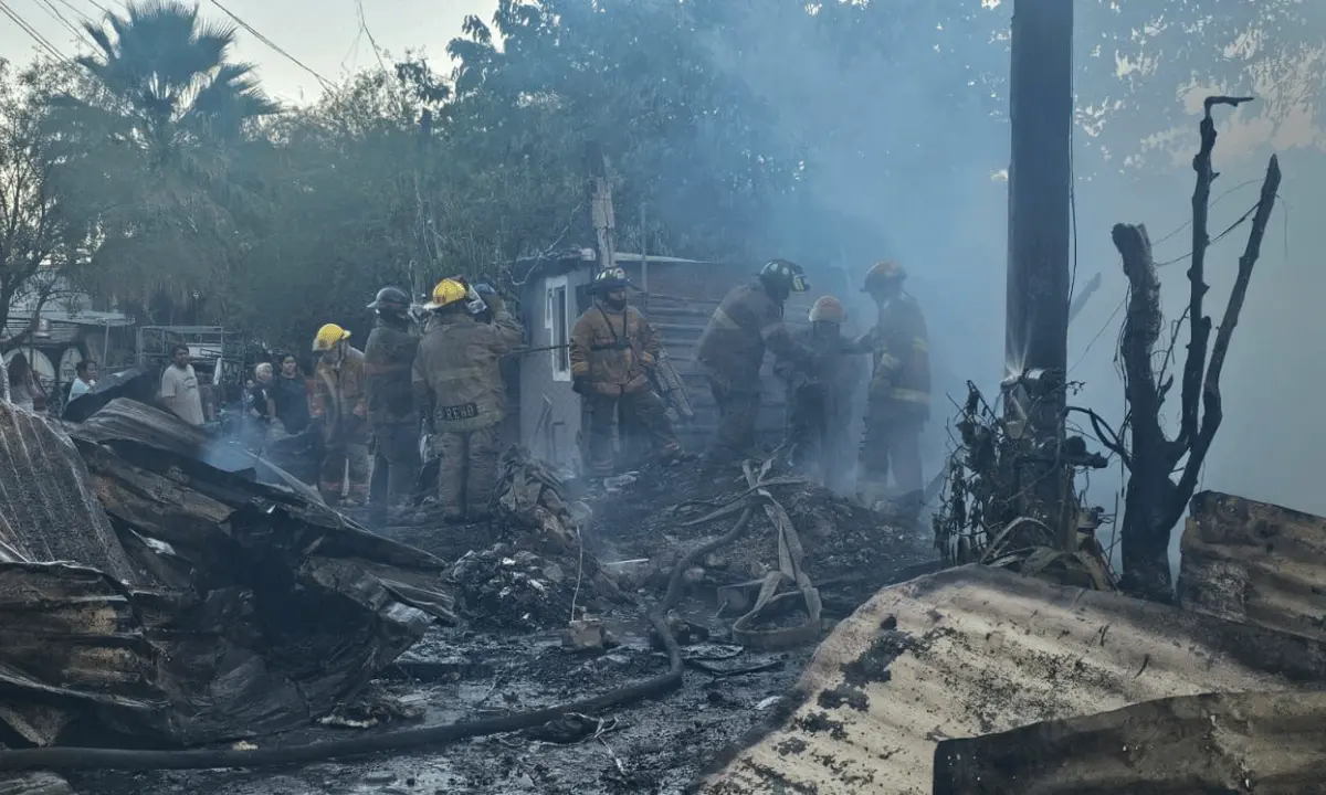 La respuesta fue inmediata y coordinada entre las corporaciones de auxilio municipales y estatales para sofocar las llamas. Foto: PCNL.