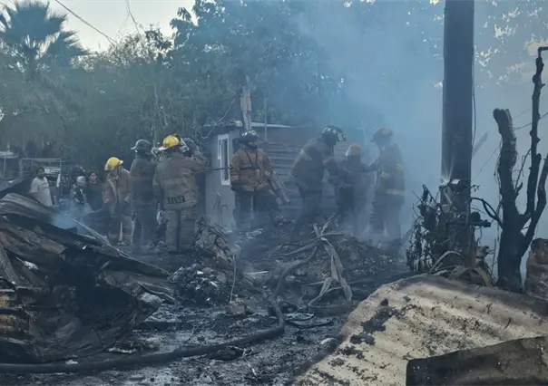 Incendio consume casa de madera en Guadalupe