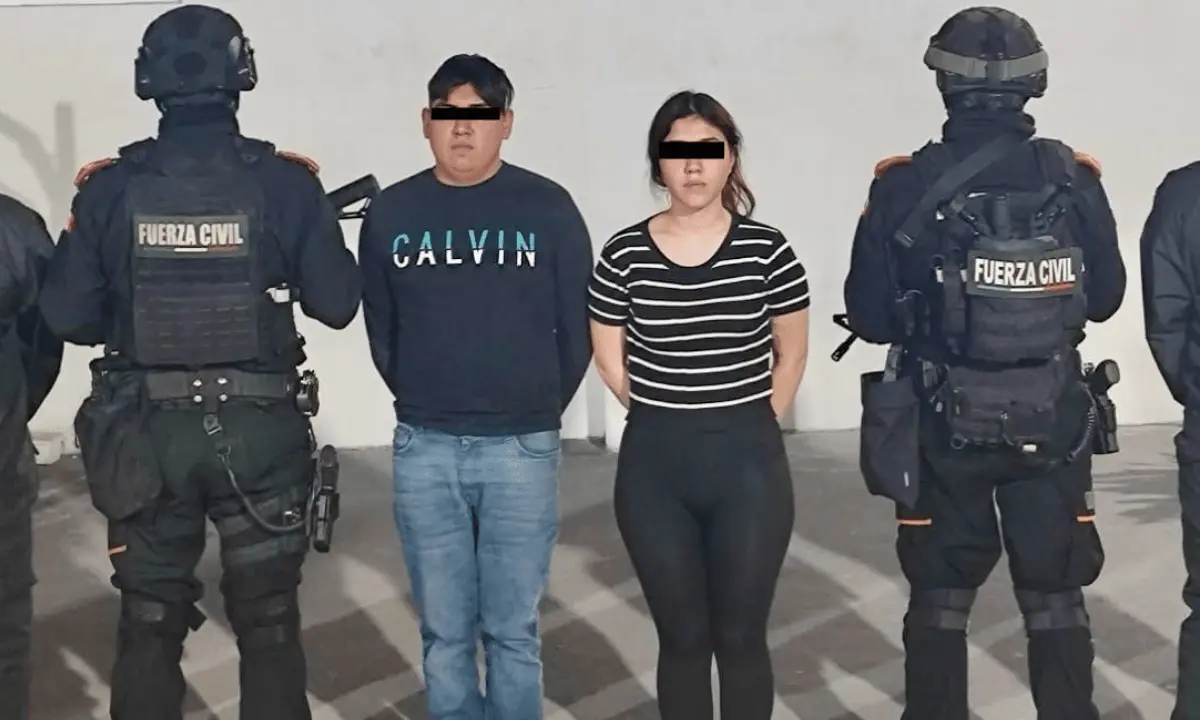 Durante la revisión, las autoridades aseguraron diversas dosis de presunta droga, las cuales fueron embaladas y puestas bajo resguardo. Foto: Fuerza Civil.