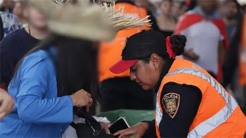 Detienen a implicados en robo de celulares en conciertos de Bad Bunny en CDMX