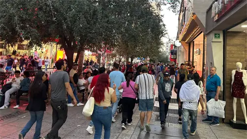 Así luce el Centro de Monterrey a dos semanas de Navidad