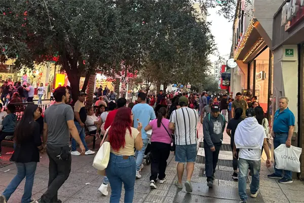 Así luce el Centro de Monterrey a dos semanas de Navidad Así luce el Centro de Monterrey a dos semanas de Navidad