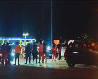 Bloquean la carretera Mérida-Umán: vecinos protestan por estación de gas cercana a viviendas