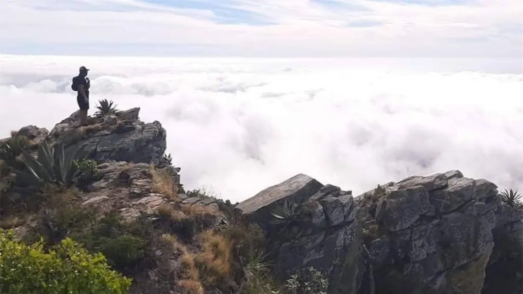 ¿Te imaginas caminar por encima de las nubes? Este sendero de BCS lo hace posible
