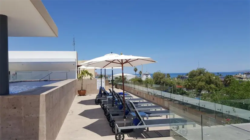 imagen recuadro Vista desde el último piso de Hotel Catedral en La Paz. Foto: Booking.