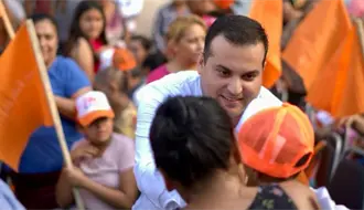 Juanjo Salazar invita a celebrar la Navidad con la posada naranja