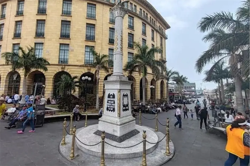 plaza Foto: SFERA Tam