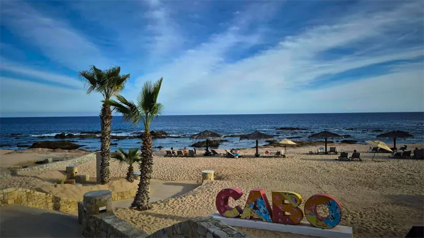 imagen recuadro La nueva conexión aérea facilita la llegada de visitantes de Centroamérica, Sudamérica y el Caribe a uno de los destinos turísticos más visitados de Baja California Sur. Foto: Perry Wong / Facebook