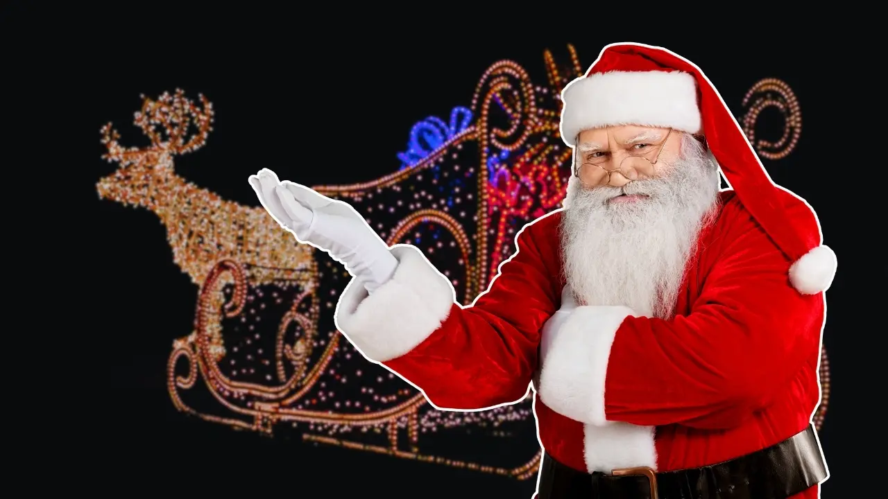 Un Santa Claus y de fondo un trineo y un reno. Foto: Canva