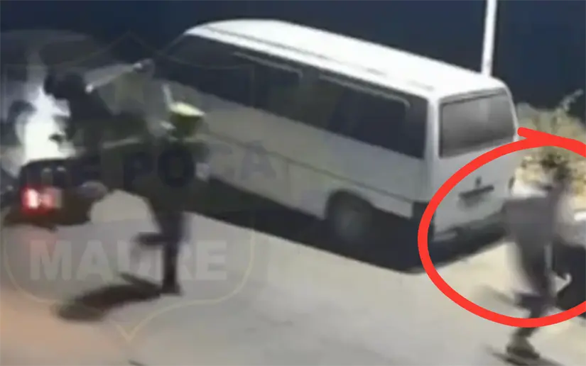 imagen recuadro Los asaltantes persiguen a la víctima mientras grita por auxilio. Foto: X/@QuePocaMadre_Mx (Captura)