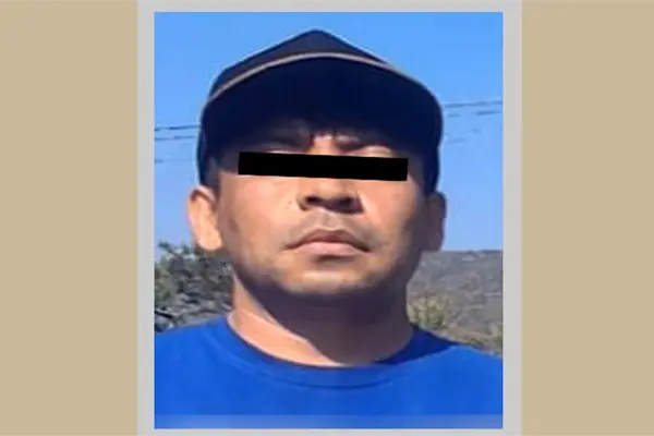 Aseguran más de 200 litros de gasolina ilegal y detienen a un hombre en Malinalco Aseguran más de 200 litros de gasolina ilegal y detienen a un hombre en Malinalco