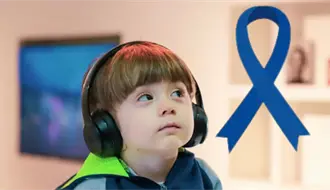 ¿Por qué es importante el moño azul en la entrada de las casas en diciembre?